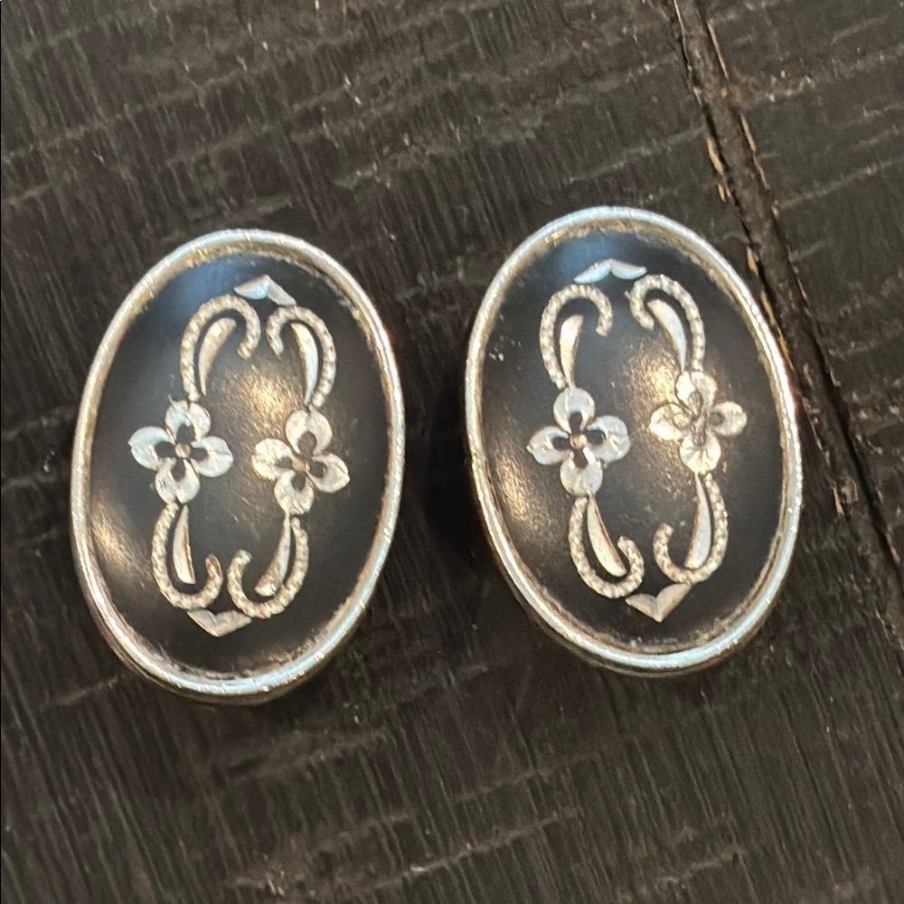 ELEGANT Vintage Whiting & Davis Jewelry Clip On Earrings Black White MOP